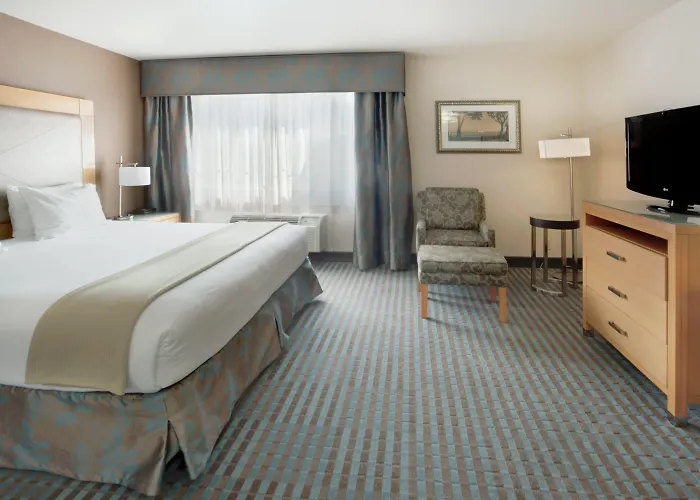 Holiday Inn Express Monterey - Cannery Row By Ihg